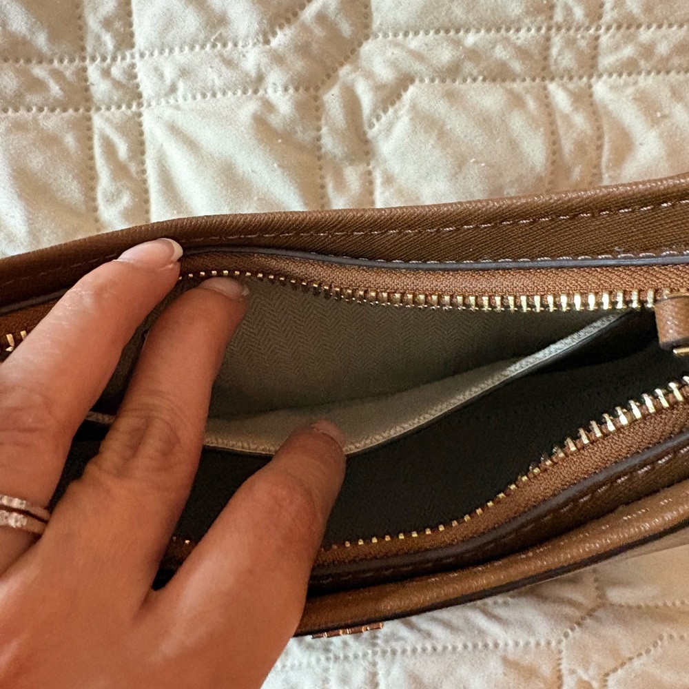 Tory Burch Brown Leather Shoulder Bag - Picture 3 of 4